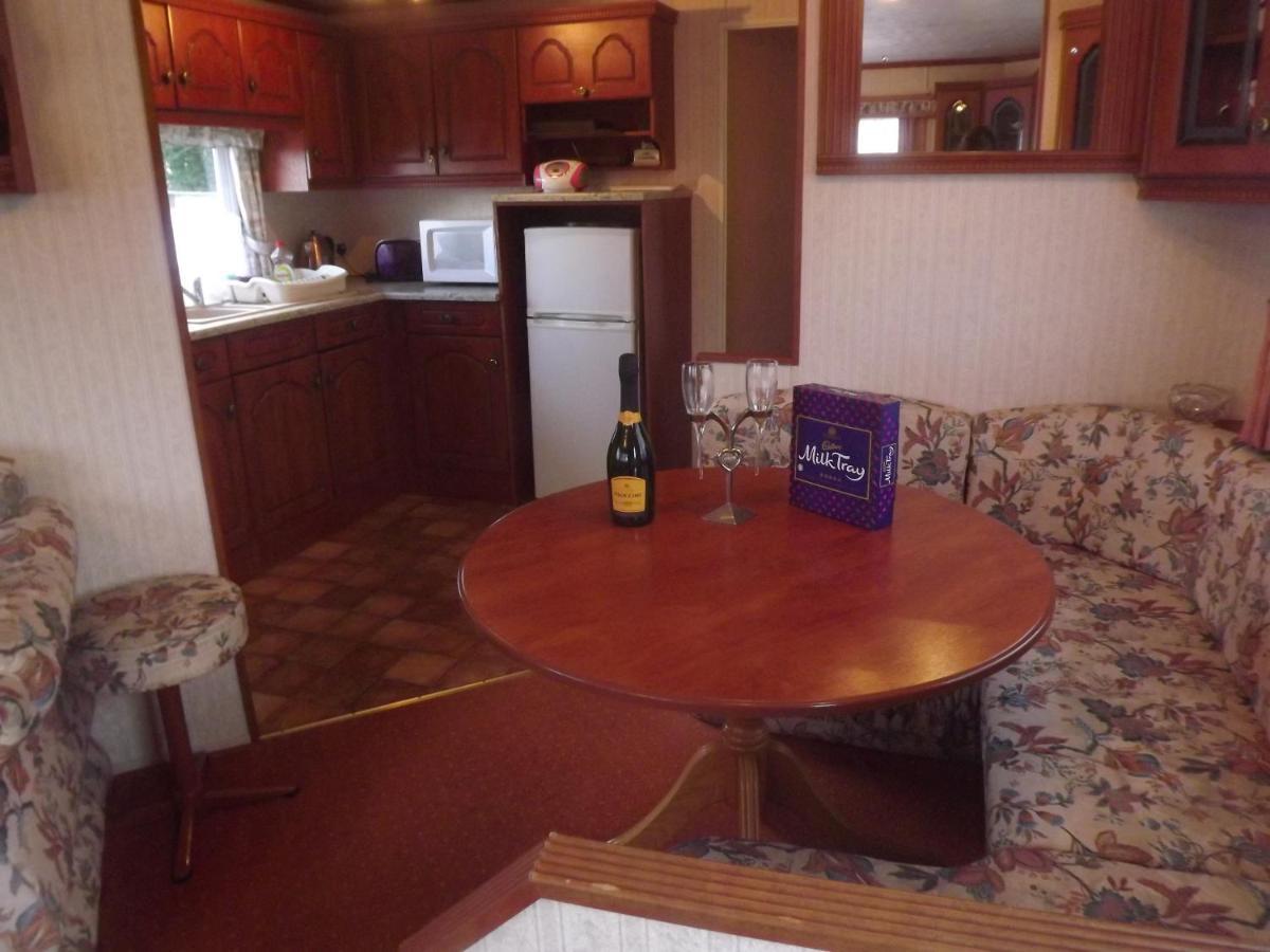 Marsh Water Ponds Fishery Villa Kidwelly Dış mekan fotoğraf