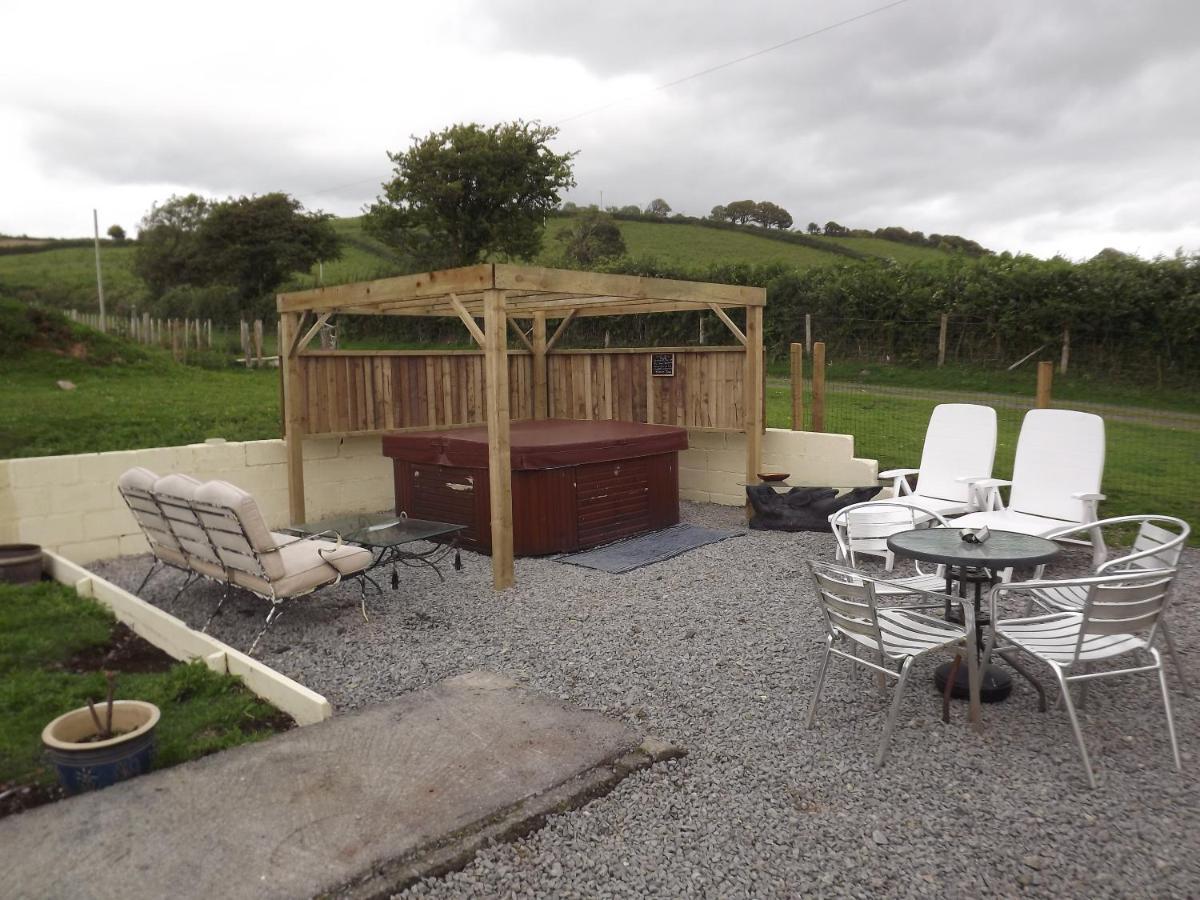 Marsh Water Ponds Fishery Villa Kidwelly Dış mekan fotoğraf