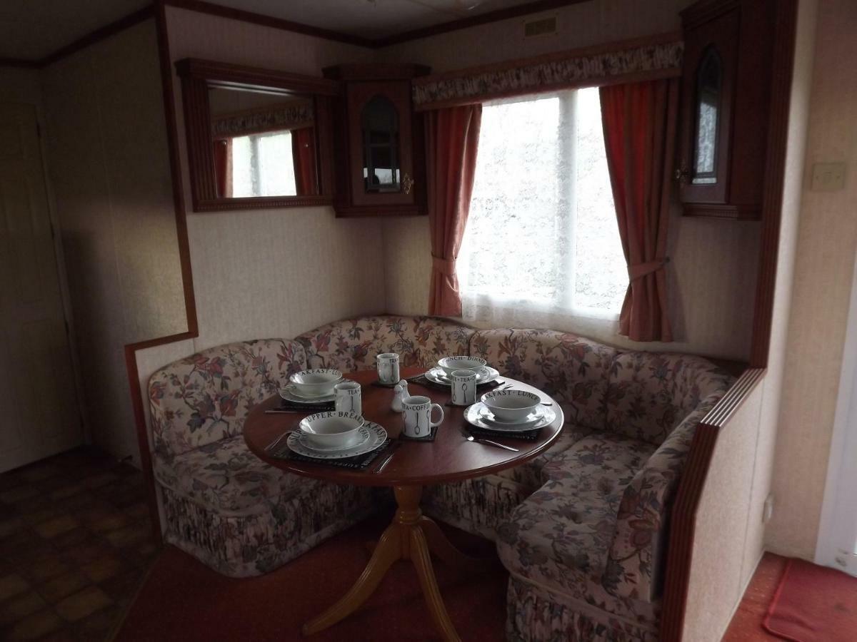 Marsh Water Ponds Fishery Villa Kidwelly Dış mekan fotoğraf